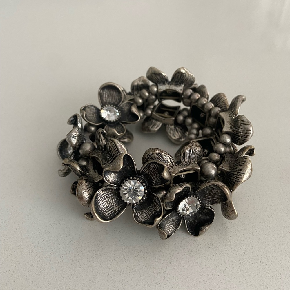 Flower bracelet
